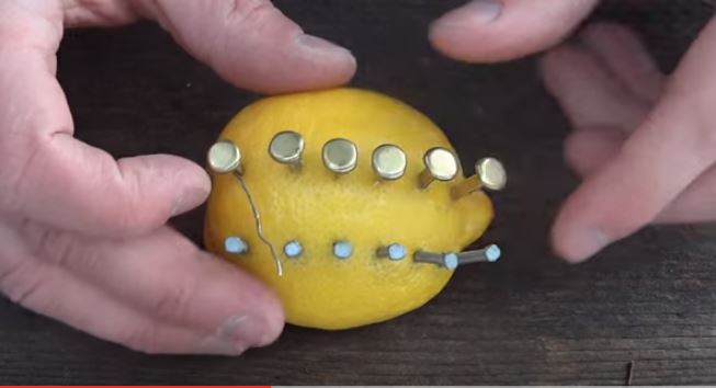 Kā uztaisīt UGUNI no viena citrona!