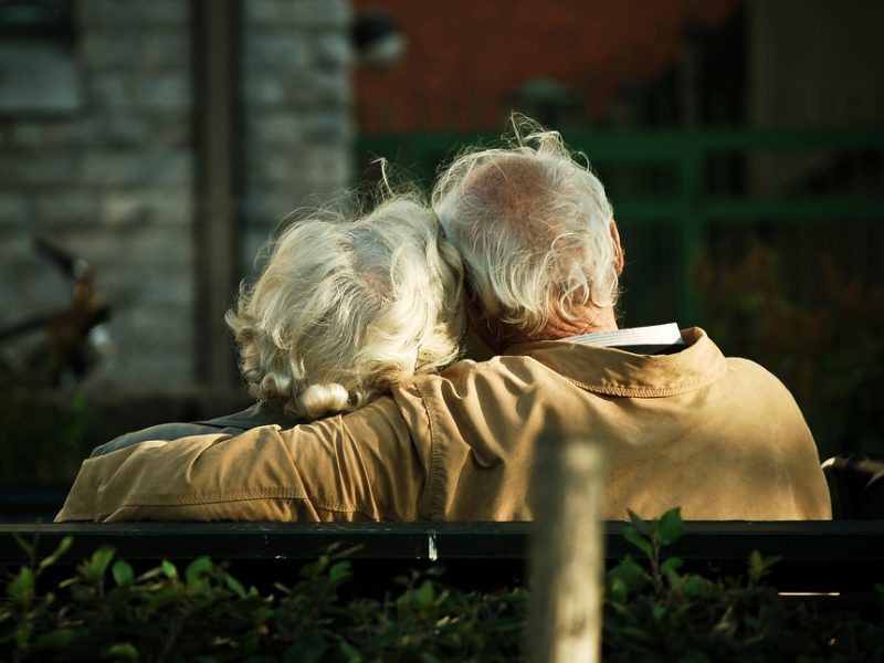 Sabiedriski cilvēki dzīvo ilgāk! Ilga mūža receptes, kuras viegli īstenot