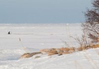 Pastiprinoties salam, atceļ aizliegumu uz vēl dažu Rīgas ūdenstilpju ledus