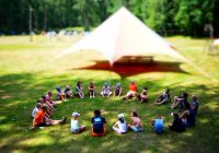 Skolniekiem piedāvā bezmaksas dienas nometnes Rīgā