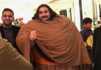 440kg smags pakistānietis meklē sev līgavu. Viņš baidās sieviņu ”nospiest”, jo ir nolēmis spert svarīgu nākotnes soli