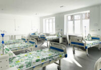 Lielākā daļa Ukraiņu bēgļi steigšus dodas uz Latvijas slimnīcām – kas notiek?