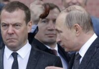 Medvedevs atkal draud Eiropai ar kodolkatastrofu un cenšas vainot Ukrainu