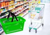 Lielveikala darbiniece dalās ar nepatīkamu ziņu: noteikti nepērciet šos 5 pārtikas produktus veikalā