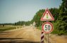 Svarīga ziņa visiem šoferīšiem: būvnieki paziņo, ka remontdarbi uz lielajiem Latvijas ceļiem šobrīd notiek 40 posmos – ceļā jārēķina pat stundu ilgāk