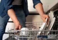 9 lietas, kuras nekad nevajadzētu mazgāt trauku mazgājamajā mašīnā