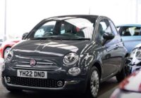 Stellantis aptur elektrisko Fiat 500 modeļu ražošanu, jo pasūtījumi palēninās