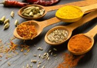 Ko darīt ar garšvielām, lai tās pilnībā atklātu savu aromātu – lieliska metode