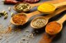 Ko darīt ar garšvielām, lai tās pilnībā atklātu savu aromātu – lieliska metode