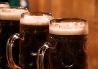 Lielisks, mājās gatavots kvass no pieejamām sastāvdaļām – atspirdzinošs un garšīgs