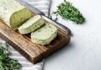 Sviests ar zaļumiem – recepte ideālai piedevai sviestmaizēm