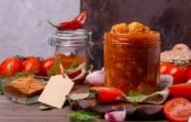 Kāposti tomātu pastas marinādē ziemai – interesanta recepte ziemas krājumiem Kāposti tomātu pastas marinādē ziemai – interesanta recepte ziemas krājumiem
