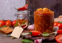 Kāposti tomātu pastas marinādē ziemai – interesanta recepte ziemas krājumiem