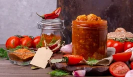 Kāposti tomātu pastas marinādē ziemai – interesanta recepte ziemas krājumiem