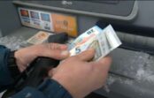 Ja iemaksāsi bankomātā vairāk par šo norādīto summu, tad gaidi zvanu no VID pārstāvjiem – skaidrojam kāpēc