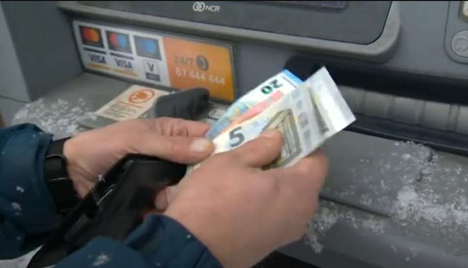 Ja iemaksāsi bankomātā vairāk par šo norādīto summu, tad gaidi zvanu no VID pārstāvjiem – skaidrojam kāpēc