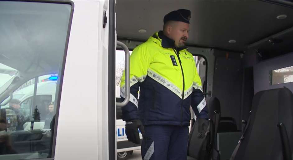 Autojurists skaidro, kādas frāzes sarunā ar likumsargu var jums atņemt pat vadītāja tiesības