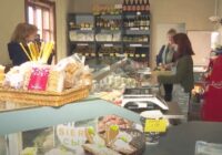 Vienā no Tukuma veikaliem ievēroju, ka plauktos stāv apgrauzti sieri, bet pārdevējas skaidrojums mani pamatīgi samulsināja