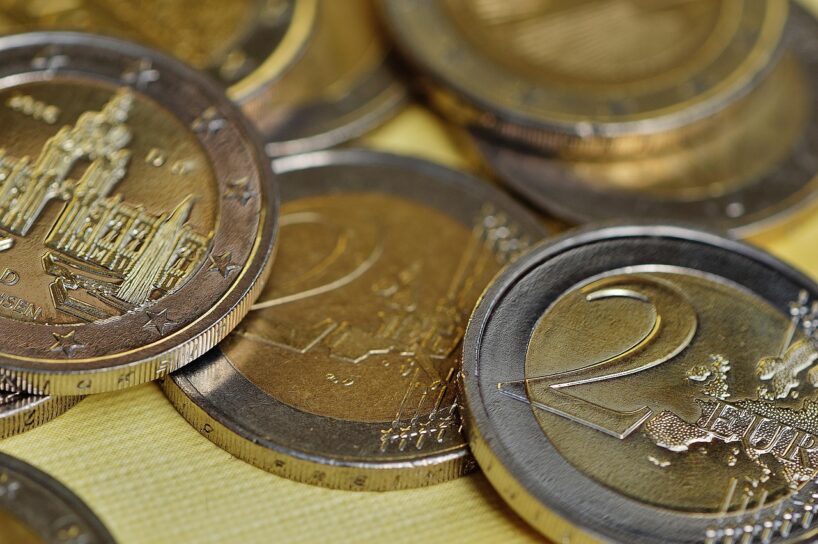 Saņēmu zvanu no bankas, ka varu ieguldīt savu naudu un to dubultot: piekritu, bet vēlāk nožēloju