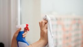 Es ietaupīju 30 minūtes nedēļā; īpaši ātra logu tīrīšanas metode, kas jums jāizmēģina