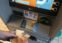 Kādas summas šobrīd patiesībā ir atļauts iemaksāts bankomātos; paziņota jaunākā informācija, lai nebūtu problēmu