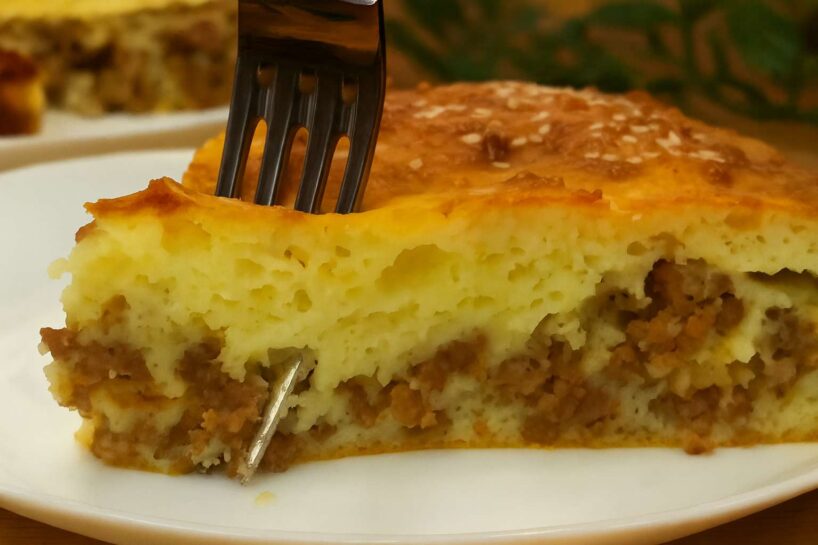 Kad nevēlos stāvēt pie plīts, bet gribas palutināt ģimeni ar kaut ko īpaši gardu tad ceļu galdā šo pīragu, kas izzūd pāris minūtēs, kā nebijis