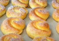 Biezpiena cepumi 10 minūtēs: gaisīgi, aromātiski un bez liekām problēmām