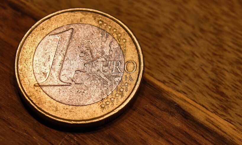 Gribēju izņemt 100 eiro, tomēr naudu noskaitīja no mana konta, bet bankomāts naudu ”apēda” – stāstu kas notika tālāk