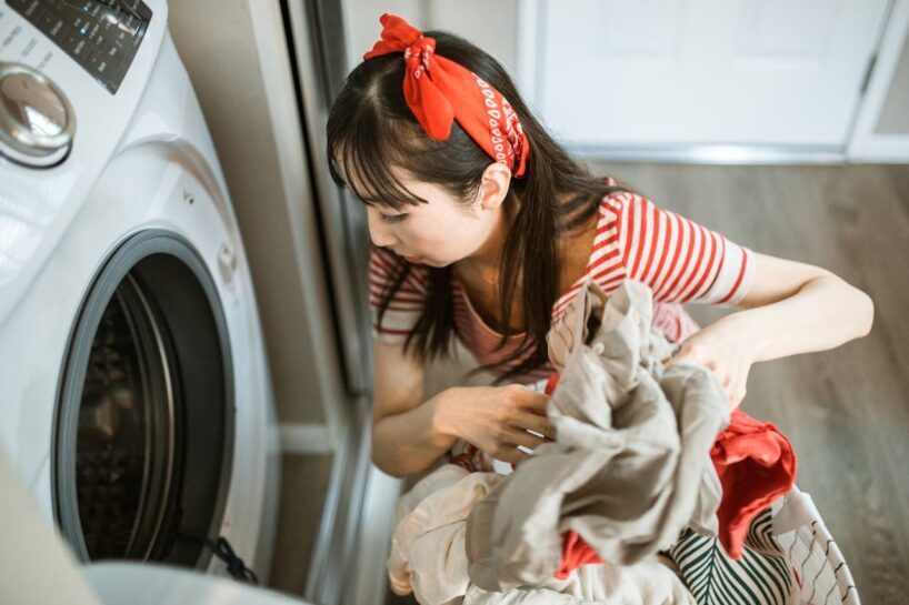 5 lietas, kuras nekad nevajadzētu mazgāt veļas mašīnā