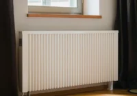 Atklājam, kāpēc ietīt radiatoru plastmasas maisiņā – runa nav par karstumu