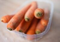 Pārtikas produkti, kurus nevajadzētu uzglabāt plastmasas traukos