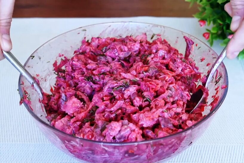 Sātīgi, vienkārši un ļoti garšīgi — biešu salāti, ko mana ģimene prasa gatavot katru nedēļu