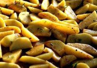 Kartupeļu gardums – šī slepenā sastāvdaļa pārvērtīs parastos ceptos kartupeļus par kraukšķīgu šedevru