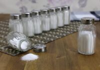 Kāpēc istabā turēt glāzi sāls un etiķa: ieteikums, kas noderēs visām mājsaimniecēm Kāpēc istabā turēt glāzi sāls un etiķa: ieteikums, kas noderēs visām mājsaimniecēm