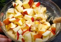 Vecmāmiņas lieliskā recepte ābolu pīrāgam, kas garšo visiem un vienmēr izdodas Vecmāmiņas lieliskā recepte ābolu pīrāgam, kas garšo visiem un vienmēr izdodas