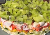 Svētku salāti ar kivi – viegli pagatavojami, un garša pārsteigs daudzus