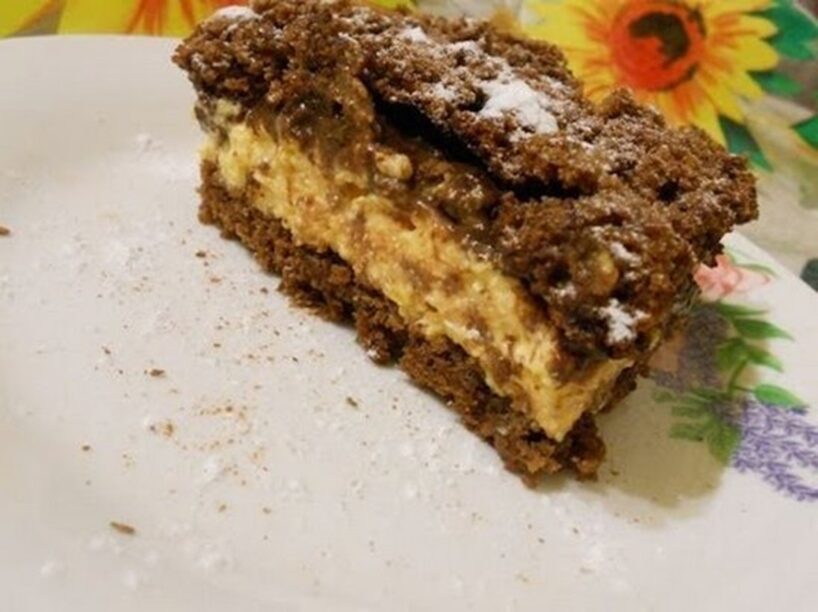 Šokolādes kūka ar hurmu, kas patiks pat tiem, kas nemīl saldumus