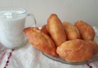 Vecmāmiņa man deva dažus padomus un tagad cepu kartupeļu pīrāgus tikai šādi — mana ģimene apēd pat drupačas