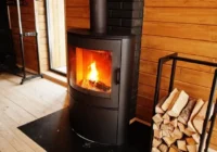 Kā ātri izžāvēt pat ļoti mitru malku – efektīva, laika gaitā pārbaudīta metode