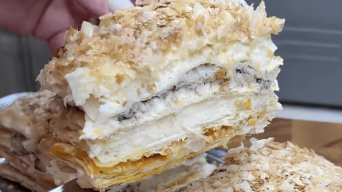 Sāļais Napoleons ar kausēto sieru un sardīnēm – neparastas un gardas uzkodas recepte