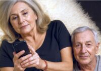 “Tev būtu jāsāk nēsāt bēšu krāsu, tev tomēr jau 52′ paziņoja vīrs; es izņēmu telefonu un piezvanīju kādam