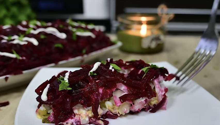 Vairs negatavoju smago “Siļķi kažokā” — gatavoju “Ziemas” salātus vieglam gada sākumam