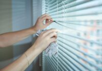 3 vienkārši veidi, kā mājās ātri noņemt skrāpējumus no stikla virsmām – noderīgi sadzīves knifi