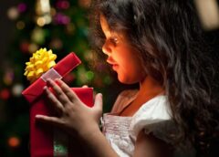 Bērnu Ziemassvētku sapņu piepildīšana: dāvanas izvēlos kopā ar psihologu — tās noteikti iepriecinās Bērnu Ziemassvētku sapņu piepildīšana: dāvanas izvēlos kopā ar psihologu — tās noteikti iepriecinās