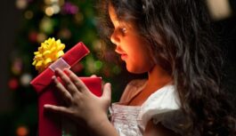 Bērnu Ziemassvētku sapņu piepildīšana: dāvanas izvēlos kopā ar psihologu — tās noteikti iepriecinās Bērnu Ziemassvētku sapņu piepildīšana: dāvanas izvēlos kopā ar psihologu — tās noteikti iepriecinās