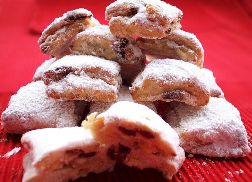 Pašgatavots Ziemassvētku kēkss – recepte, ko vēlēsieties cept katru gadu