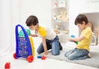 Interjera eksperts ieteica bērnistabā nomainīt tapetes – rezultātā sitprāks miegs un labāk mācās Interjera eksperts ieteica bērnistabā nomainīt tapetes – rezultātā sitprāks miegs un labāk mācās