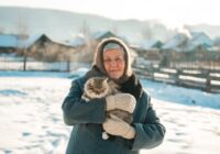 „Man pietiek ar klusumu un kaķi klēpī.” Gunas kundzes (75) atklātais stāsts par to, kāpēc viņa vairs nebrauc ciemos