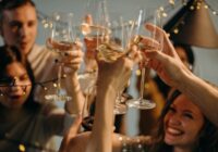 Vecgada vakara pavadīšana, sagaidot Jauno 2026. gadu: ticējumi un paražas