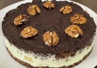 Torte bez cepšanas, cukura un miltiem – vienkārša un garda deserta recepte